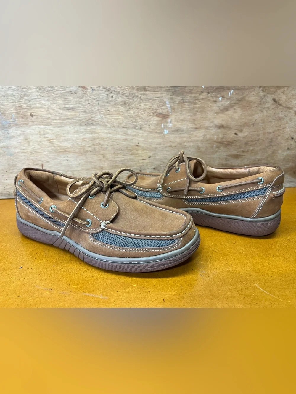 Tommy Bahama Cinnabar TB-340 Leather and Mesh Boat Shoes